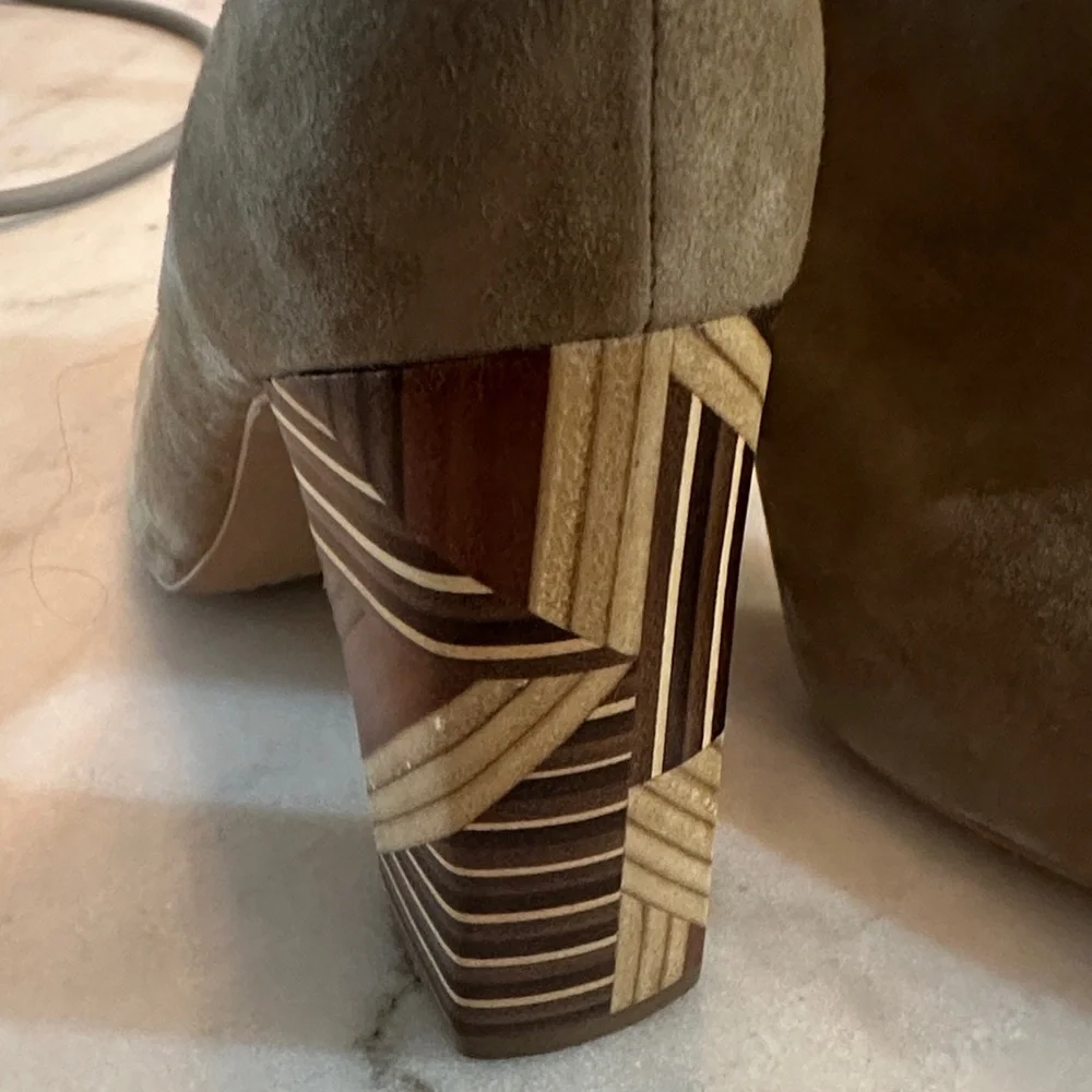 Vince Camuto Stylish Suede Tan Ankle Boots With Fun 4” Heels - Picture 2 of 10